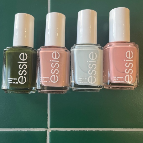 21 BRAND New Essie Nail Polish’s - Picture 5 of 6